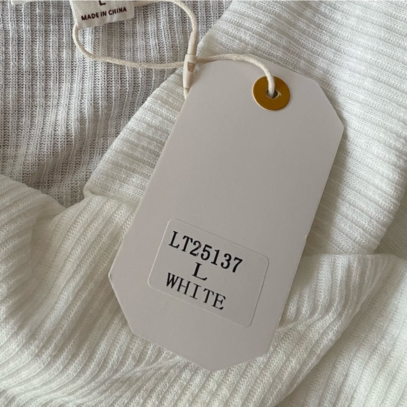 NWT Retro White Off Shoulder Criss Cross Crop Top, Size L - Picture 5 of 7